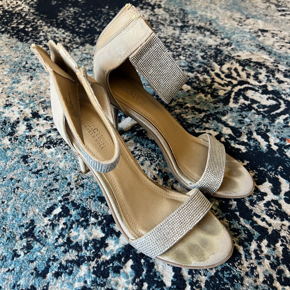 Stunning Silver Glitter Heels Size 7.5 - Picture 1 of 8